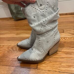 Studded Gray Women's Western Boots / SIZE 8M